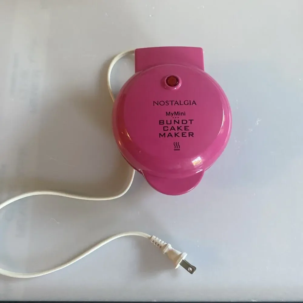 Nostalgia Electric My Mini Lava+Bundt Cake Maker Compact Size Nonstick Hot Pink